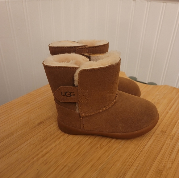 Toddler Uggs Keelan - Picture 1 of 4